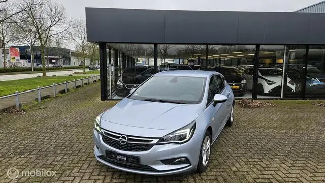 Photo 1 : Opel Astra 2016 Essence