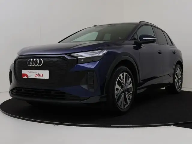Photo 1 : Audi Q4 2023 Électrique