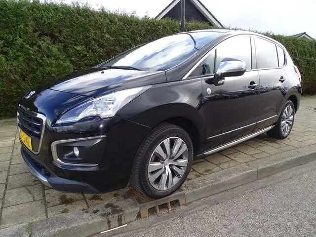 Photo 1 : Peugeot 3008 2015 Petrol