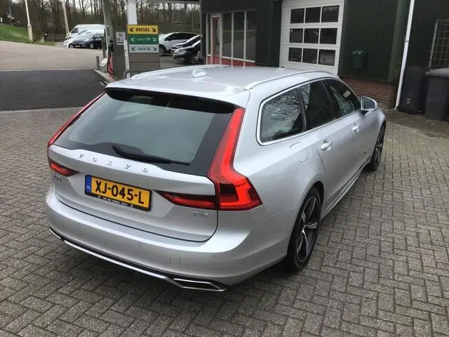 Photo 1 : Volvo V90 2019 Petrol