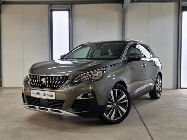 Photo 1 : Peugeot 3008 2018 Essence