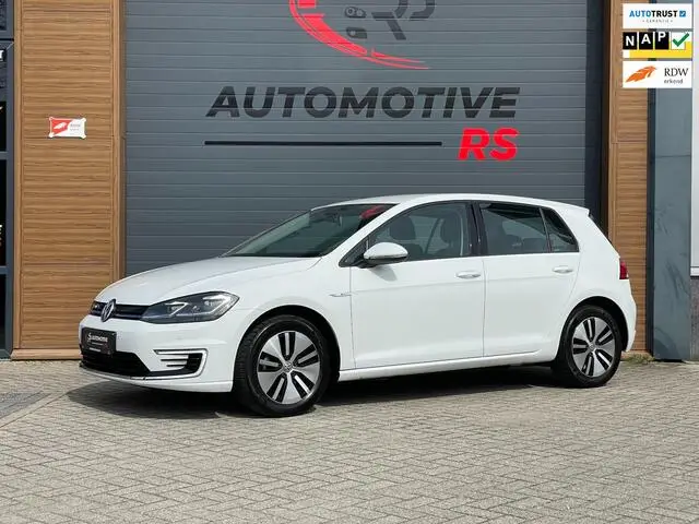 Photo 1 : Volkswagen Golf 2020 Électrique