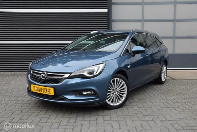 Photo 1 : Opel Astra 2016 Petrol