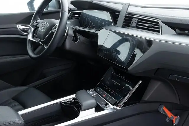 Photo 1 : Audi E-tron 2019 Electric